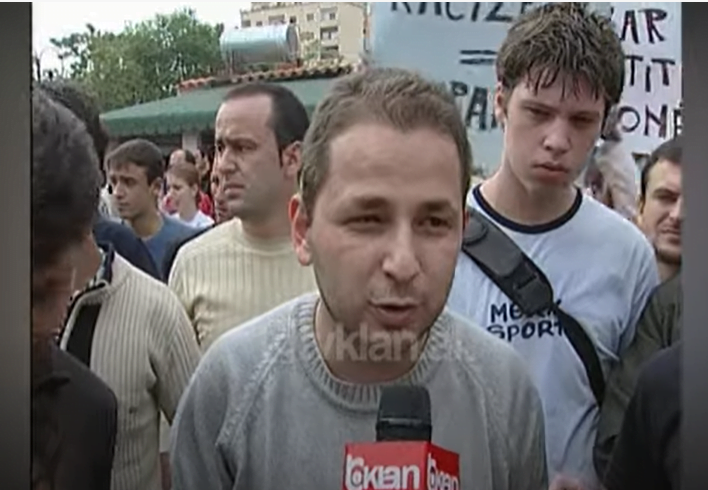 Protesta e studentëve para Ambasadës Greke kundër dhunës së emigrantëve &#8211; (7 Tetor 2003)