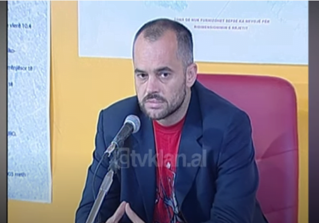 Edi Rama prezanton masterplanin për rrjetin e ujësjellësit në Tiranë &#8211; (7 Tetor 2003)