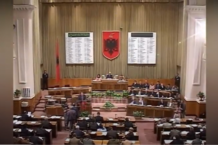 Parlament, debate për raportin negativ të KE ndaj Shqipërisë &#8211; (3 Maj 2004)