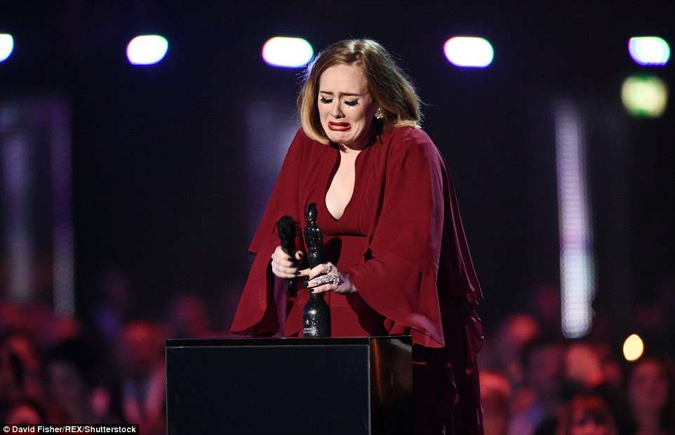 3186E3C600000578-3462873-Breakdown_Adele_broke_down_as_she_accepted_the_surprise_award_fo-a-8_1456356798662
