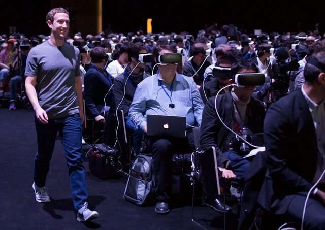 Fotoja  e Zuckerberg që po tremb botën