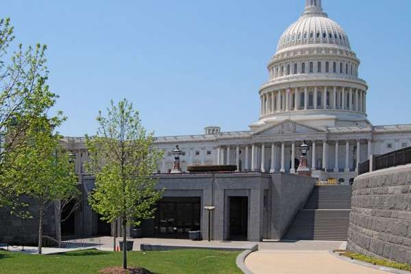 SHBA / Mbyllet Capitol Hill, gjendet pako e dyshimtë