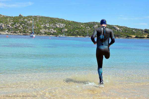 166 km not vetëm me një këmbë, italiani në kërkim të rekordit
