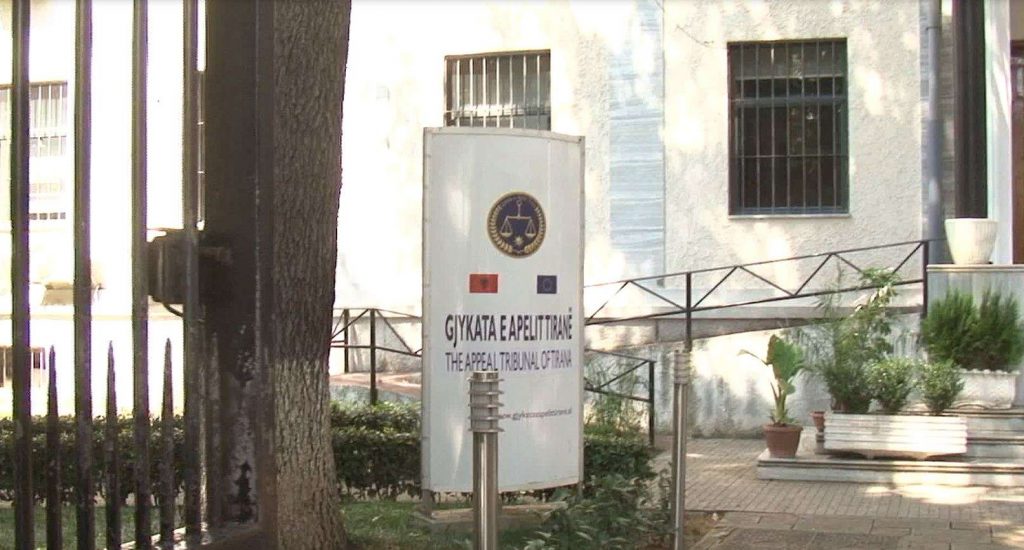 Grabitja e 20 milionë lekëve nga banka në Bllok, Apeli lë në burg Shefin e Sigurisë Florian Skarra