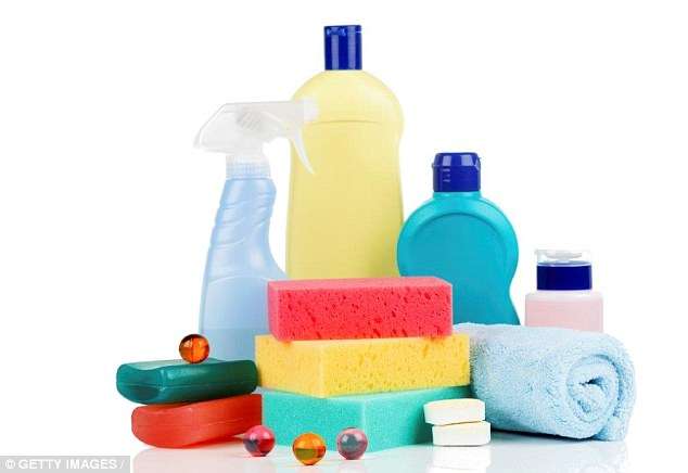 Sa të rrezikshme janë produktet e pastrimit