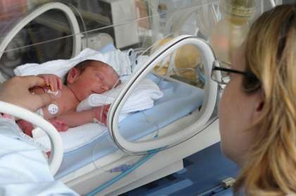Gjendet e braktisur një bebe 1 muajshe në Tiranë