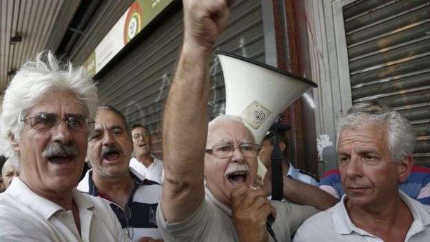 Pensionistët, protesta të ashpra në Greqi