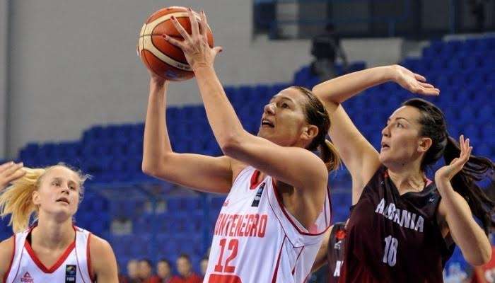 Humb përfaqësuesja e basketbollit për femra ndaj Malit të Zi