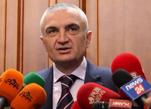 Meta, uron shqiptarët me rastin e Festës së Pavarësisë