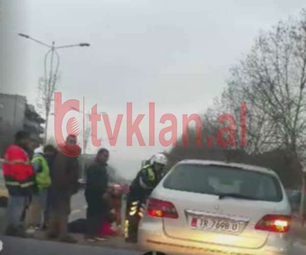 Video/Makina përplas kalimtaren në kryeqytet