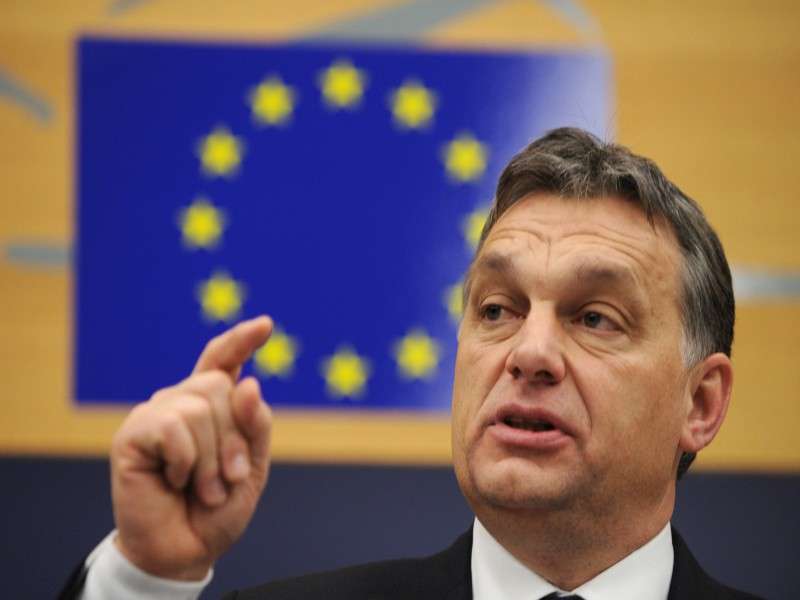 Orban kërcenon me burg emigrantët