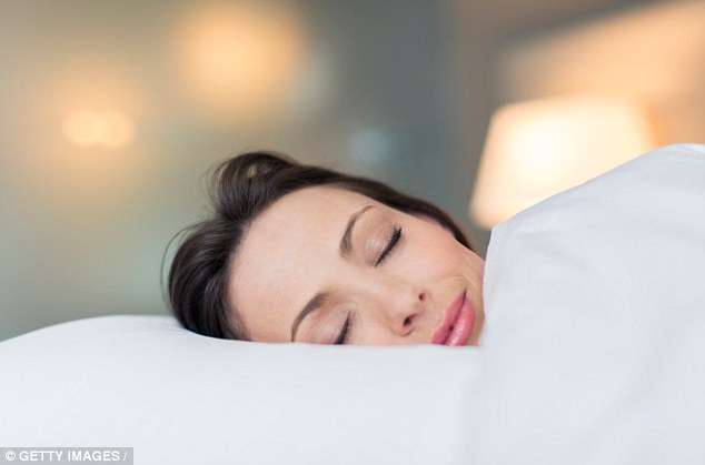 Flini më shumë se 9 orë gjumë? Ja çfarë tregon