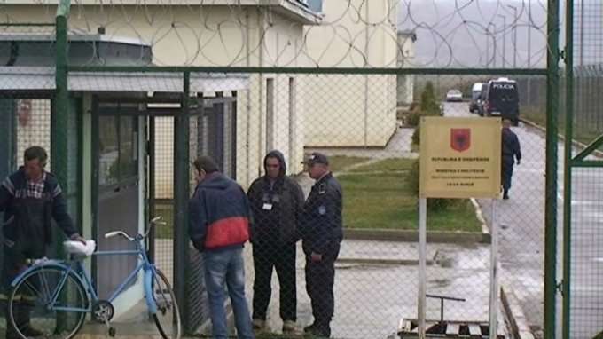 Kapet drogë në burgun e Drenovës, pezullohet nga detyra shefi i policisë dhe 7 gardianë