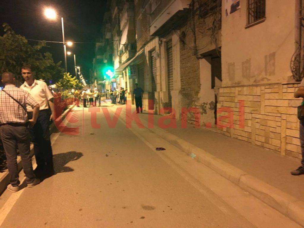 Video/ Ekzekutim me armë zjarri në Vlorë