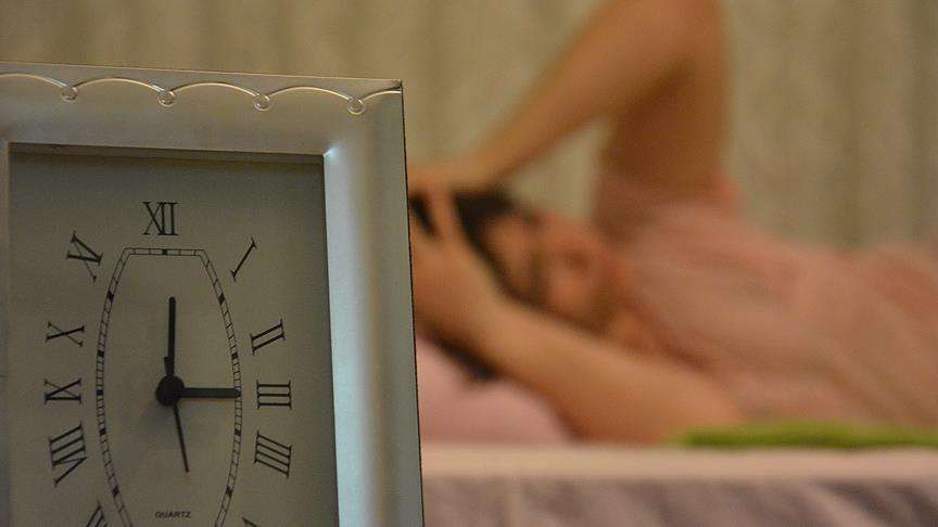 Paralajmërimi i studiuesve të Oxfordit, çfarë ndodh nëse flini mbi 9 orë