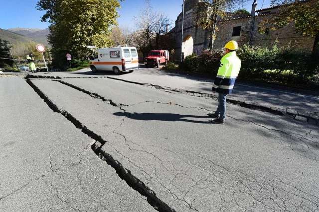Sërish tërmet në Itali, banorët e kalojnë natën në rrugë