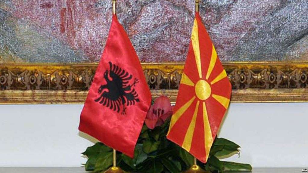 Maqedonia “zyrtarizon” Gjuhën Shqipe