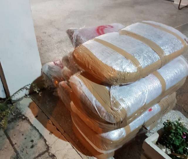 Foto/ Zbulohen 150 kg kanabis brenda një furgoni, një i arrestuar