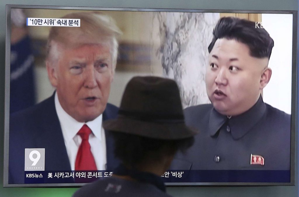 Trump armatos Korenë e Jugut dhe Japoninë