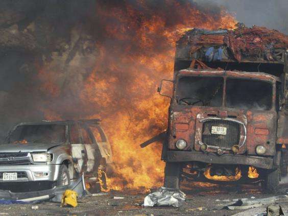 Video/ Shpërthen kamioni bombë, mbi 230 të vdekur në Somali