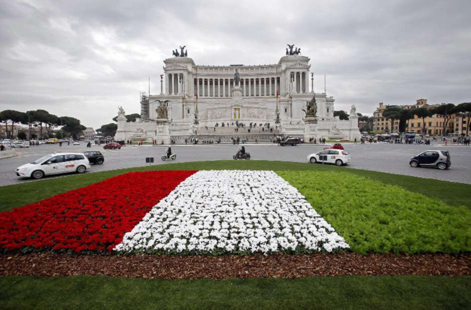 Italia zyrtarizon himnin pas 71 vjetësh