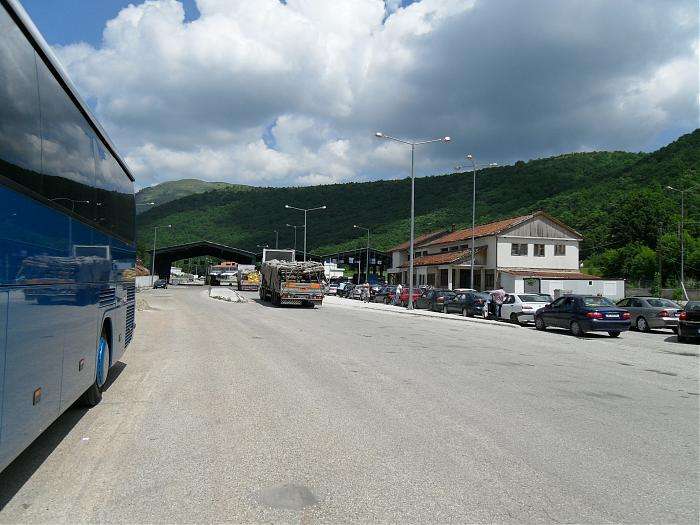 Kaos në Kapshticë, pala greke nuk lejon qytetarët shqiptarë të kalojnë
