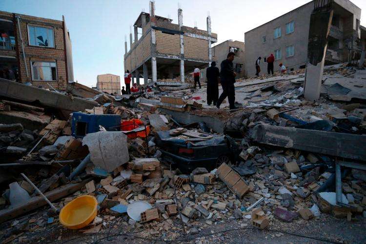 Irani apel për ndihme pas tërmetit