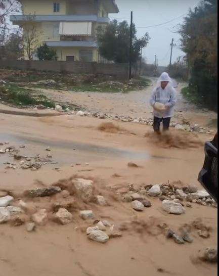 Video-Lajm/ Gjirokastër, banorët dalin vetë të pastrojnë rrugët