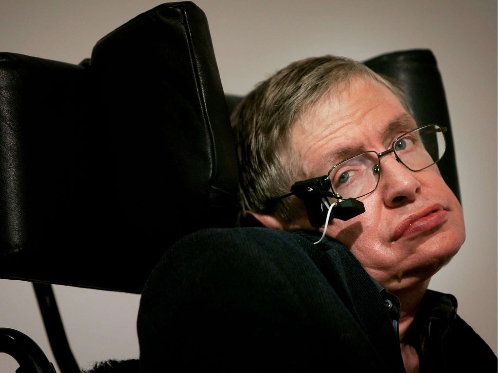Mjekët i dhanë vetëm dy vite jetë, por Stephen Hawking feston sot 76 vjetorin