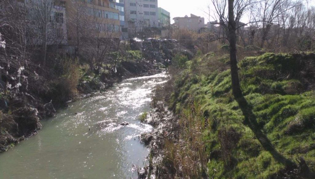 Gati shembja e 40 ndërtimeve përgjatë lumit Gjanica