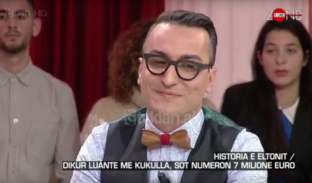 Video/ Elton Ilirjani tregon dramën e parë të jetës së tij: Përfundova me shkulje flokësh 