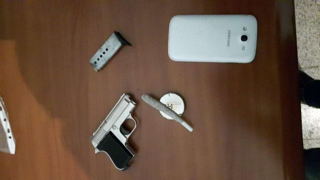 Qarkullonte me pistoletë, arrestohet 23-vjeçari në Shkodër