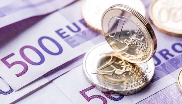 Euro vijon të rritet, këmbehet me 128 Lekë