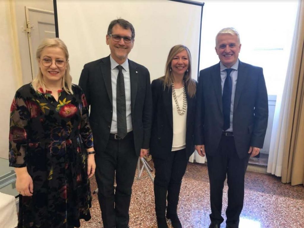 Ministrat Majko e Nikolla në Bolonjë: Gjuha shqipe të përfshihet në sistemin arsimor