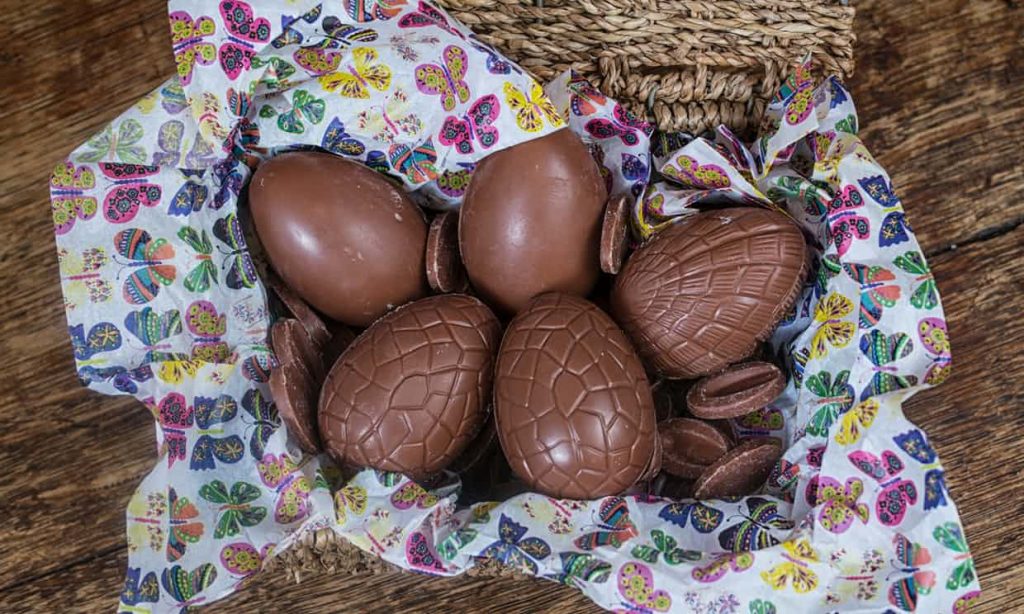 Si lindi tradita e vezëve të Pashkës