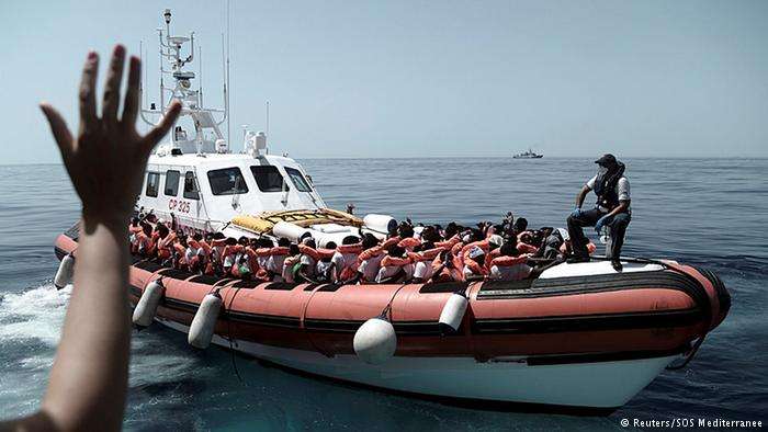 DW: Shqipëria, varkë shpëtimi për Merkel