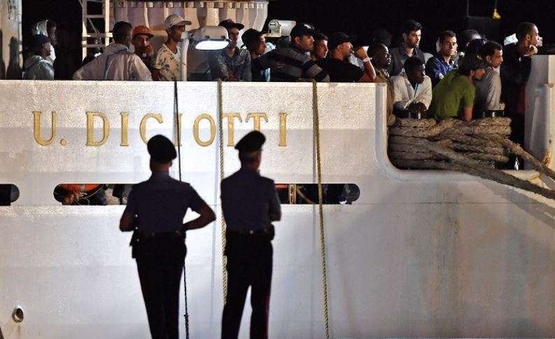 Italia mbyll sërish portet për emigrantët