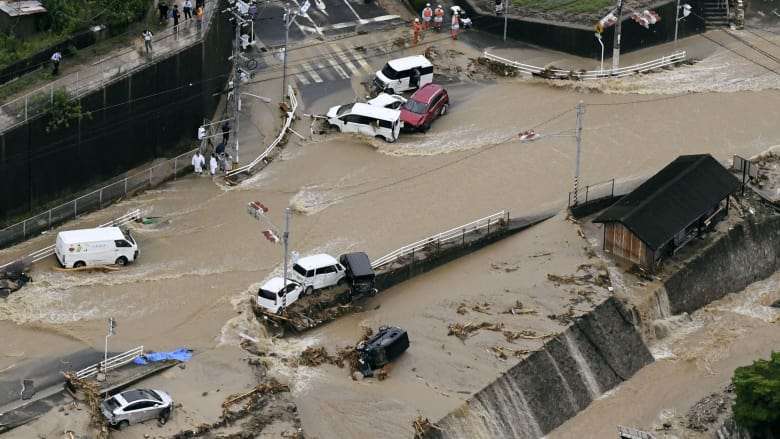 Të paktën 38 viktima nga përmbytjet në Japoni