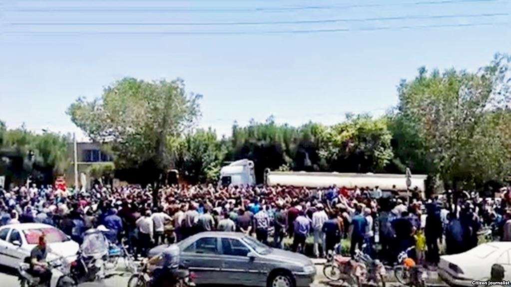 Irani pushtohet nga protestat