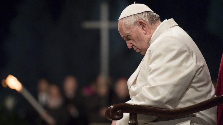 Papa Françesku takim me viktimat e abuzimeve seksuale