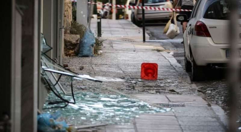 Foto/ Shpërthim me bombë në Pire