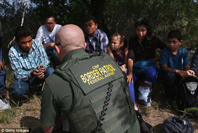 SHBA do t&#8217;i japë 20 milionë Dollarë Meksikës për emigrantët e paligjshëm