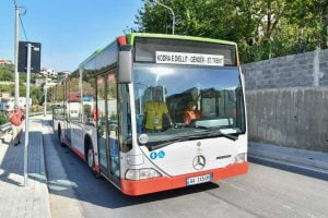 Bashkia e Tiranës rikonstrukton rrugën e Zallit në Selitë, nis linja e re e autobusit