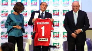 Berlusconi tregon rregullat te Monza