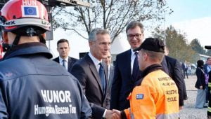 Stoltenberg në Beograd, kërkon falje për viktimat e NATO-s