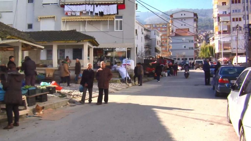 “Çmenden” çmimet në Gjirokastër, 1 kg qepë tregtohet 120 Lekë