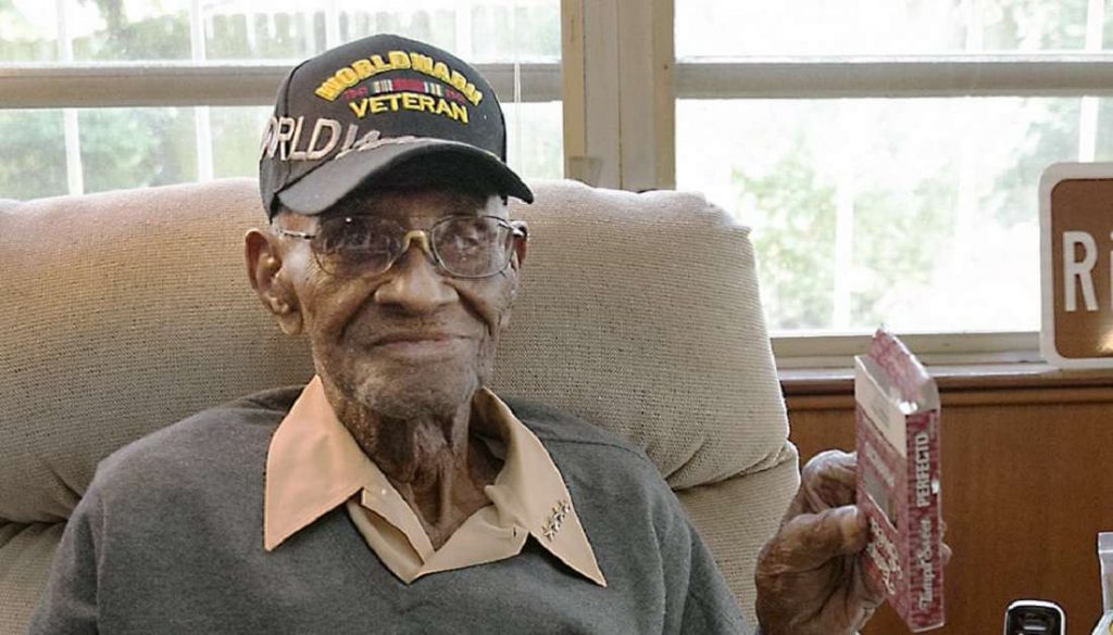 Vdes veterani më i moshuar në botë
