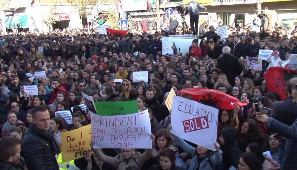 Studentët nuk pranojnë ofertën e Kryeministrit për dialog