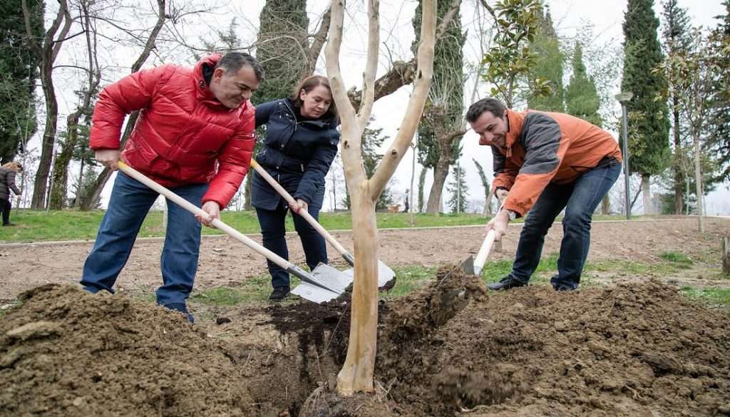 Ish-luftëtari i UÇK i bashkohet nismës për mbjelljen e pemëve