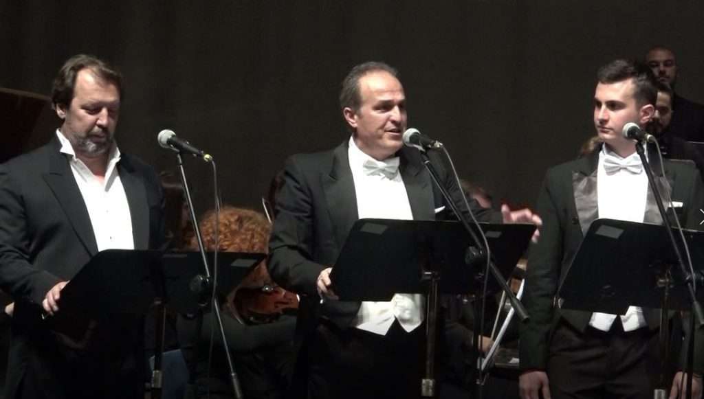 Tre tenorët shqiptarë performojnë në Shkup